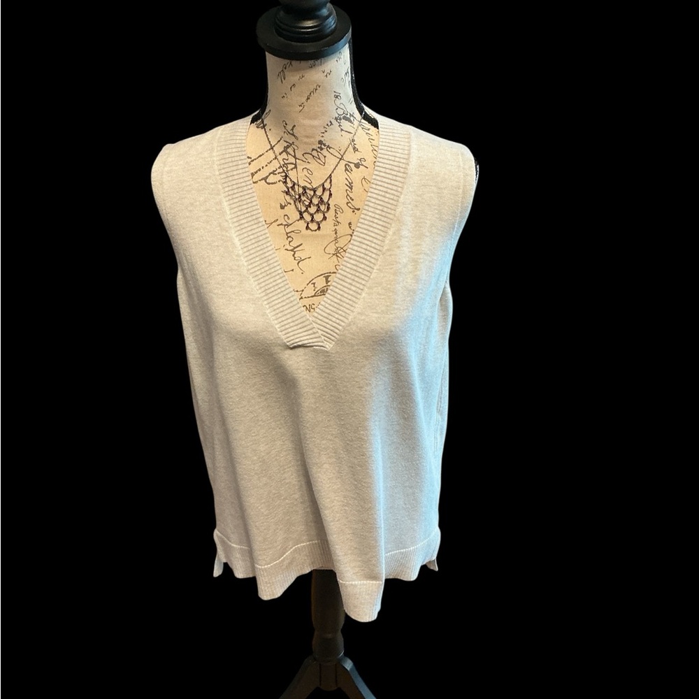 Cyrus V-Neck Tank Top Large